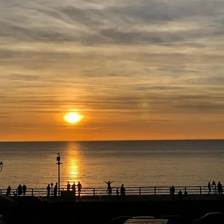 Vue 76 Sunset *